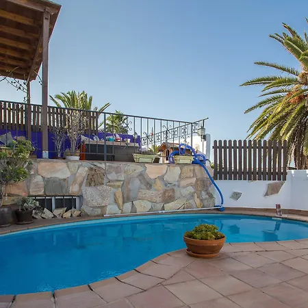 Far Away With Pool Apartment *